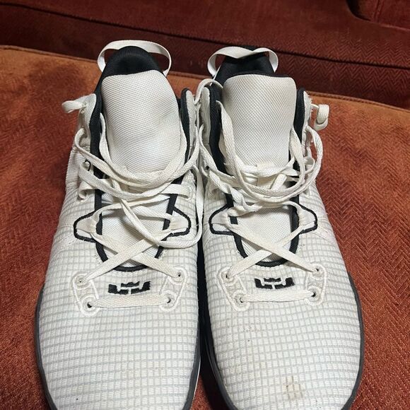 Nike Lebron Witness 7 (Team) Basketball Shoes (Wolf Grey/Wolf Grey/White) - Picture 6 of 9